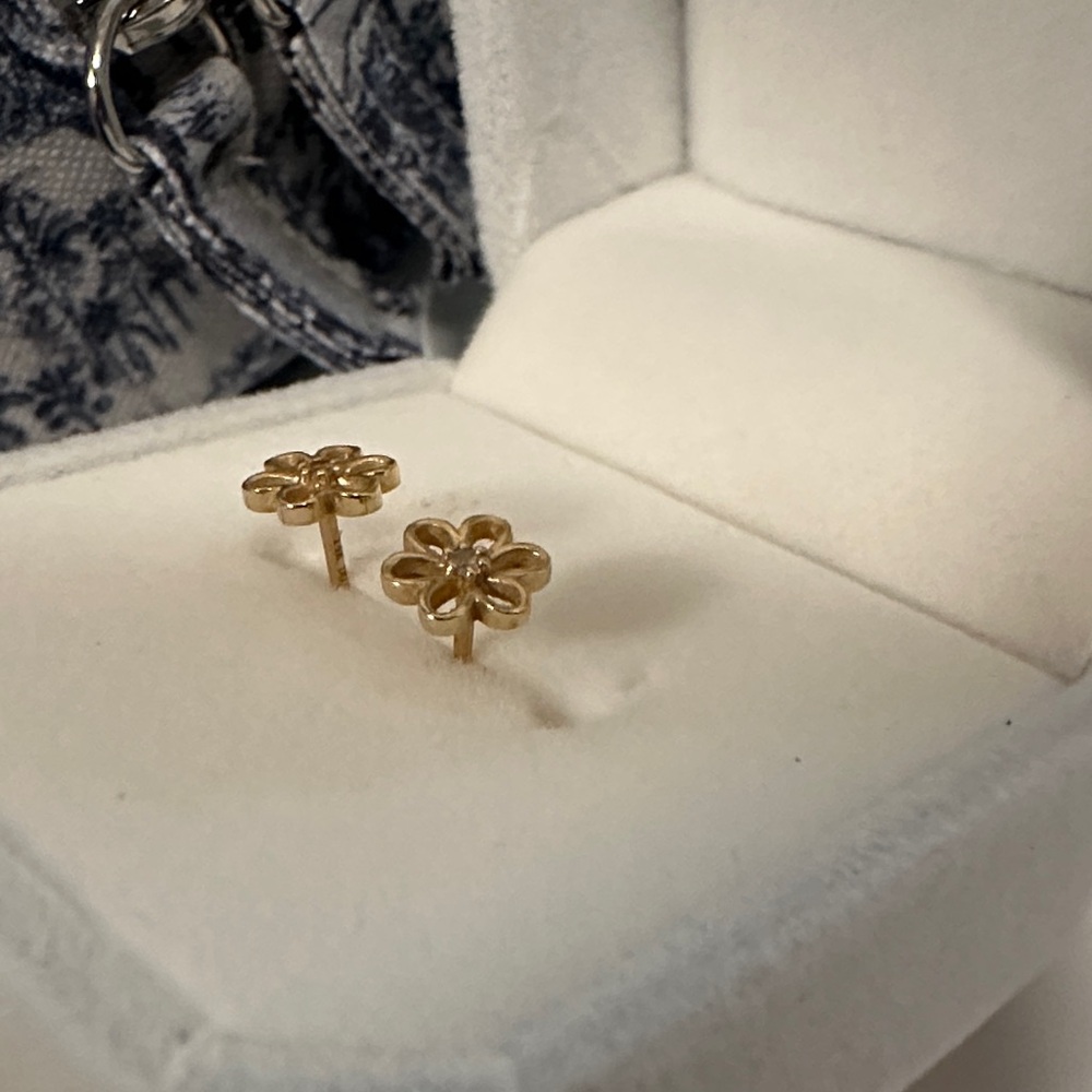 14K Gold Flower Stud Earrings with Center Stone - Picture 3 of 6